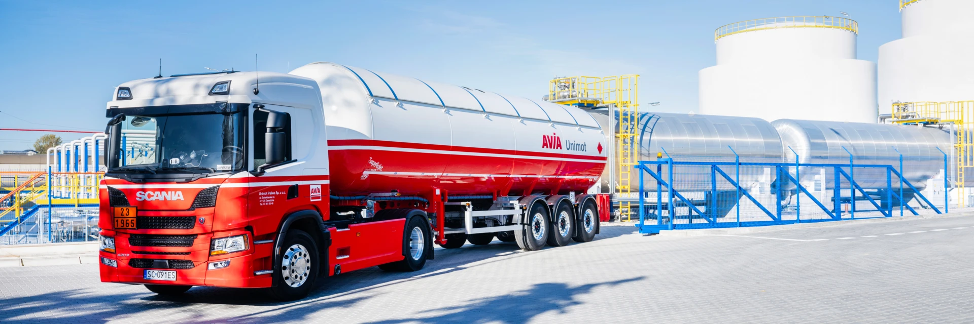 /uploads/media/hero_small_desktop_slide/00/4920-AVIA_TRUCK_HIRES_051_v1.webp?v=1-0